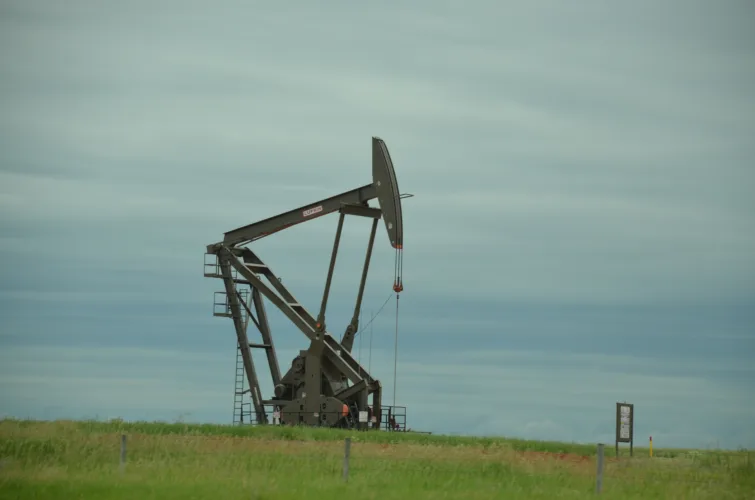 Oil production drops slightly in May